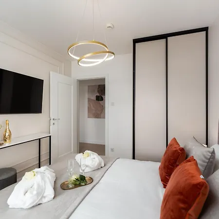 Lighthouse - Polanki Aqua - Prestige * קולובז'ג