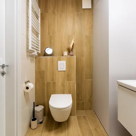 Lighthouse - Polanki Aqua - Prestige * كولوبرزيغ